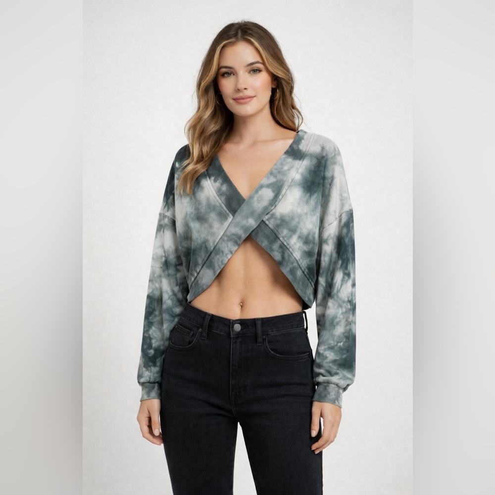 Coterie Cropped Tie Dye Crossover, Cropped Sweatshirt, size XL